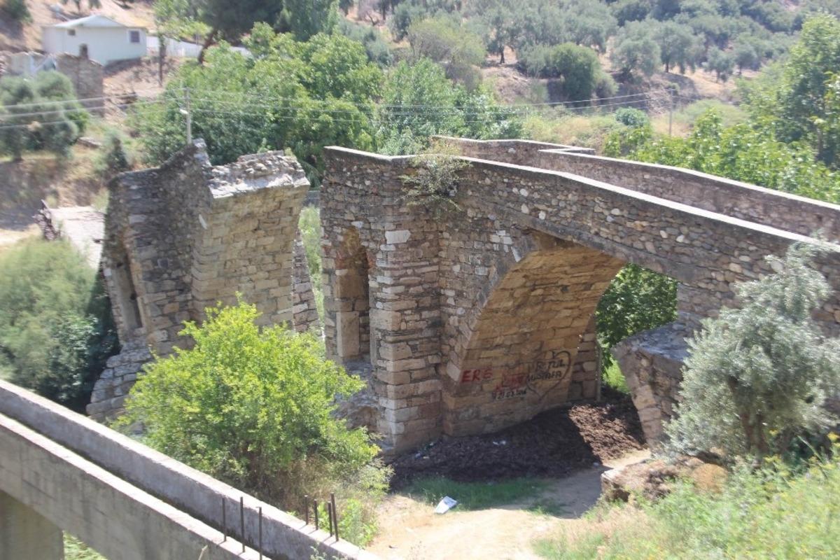 Tarihe tanıklık eden k&ouml;pr&uuml; bu defa nostalji yaşatacak
