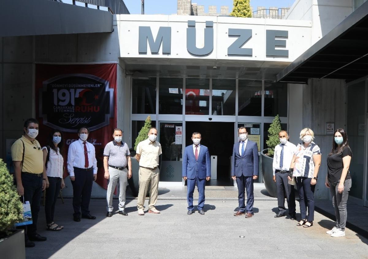 ER&Uuml; Rekt&ouml;r&uuml; Prof. Dr. Mustafa &Ccedil;alış, Kayseri Arkeoloji M&uuml;zesi&rsquo;ni Ziyaret Etti