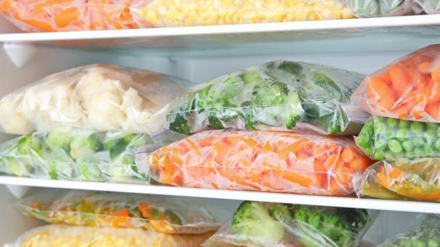 Bu önerileri uygularsanız dondurucu ve buzluğa iki kat yiyecek sığıyor! Poşetleri...