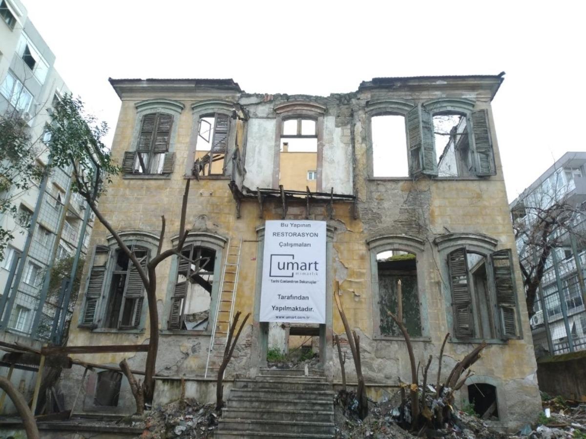 Tarihi k&ouml;şk ayağa kalkıyor