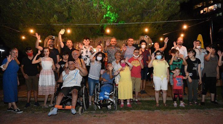 Engelsiz Kafe’de aileler yeniden bir arada G1