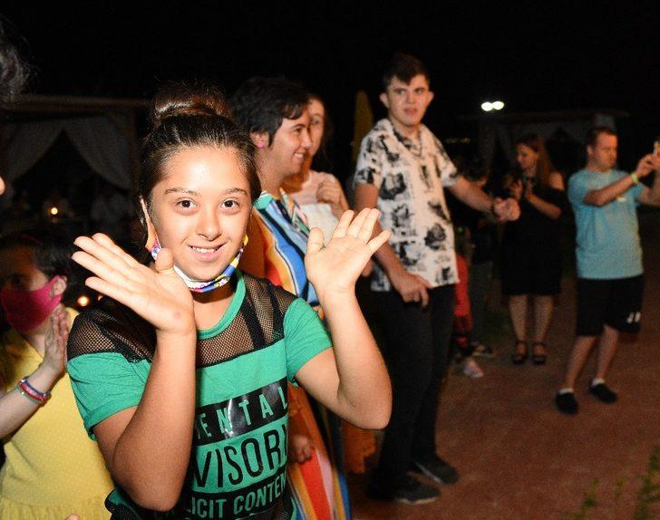 Engelsiz Kafe’de aileler yeniden bir arada G4