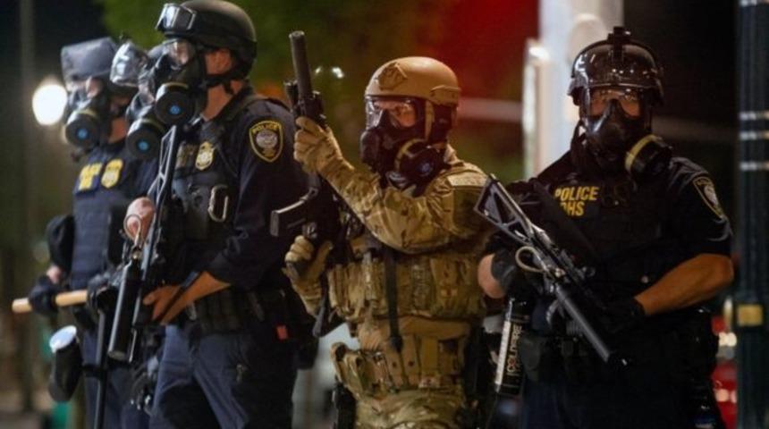 George Floyd g&ouml;sterileri: Portland yetkilileri federal g&uuml;venlik g&uuml;&ccedil;lerinin &ccedil;ekilmesini istiyor