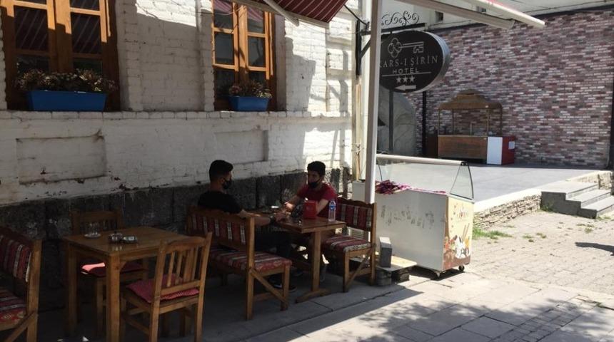 Kars&rsquo;ta sıcak hava etkili oluyor