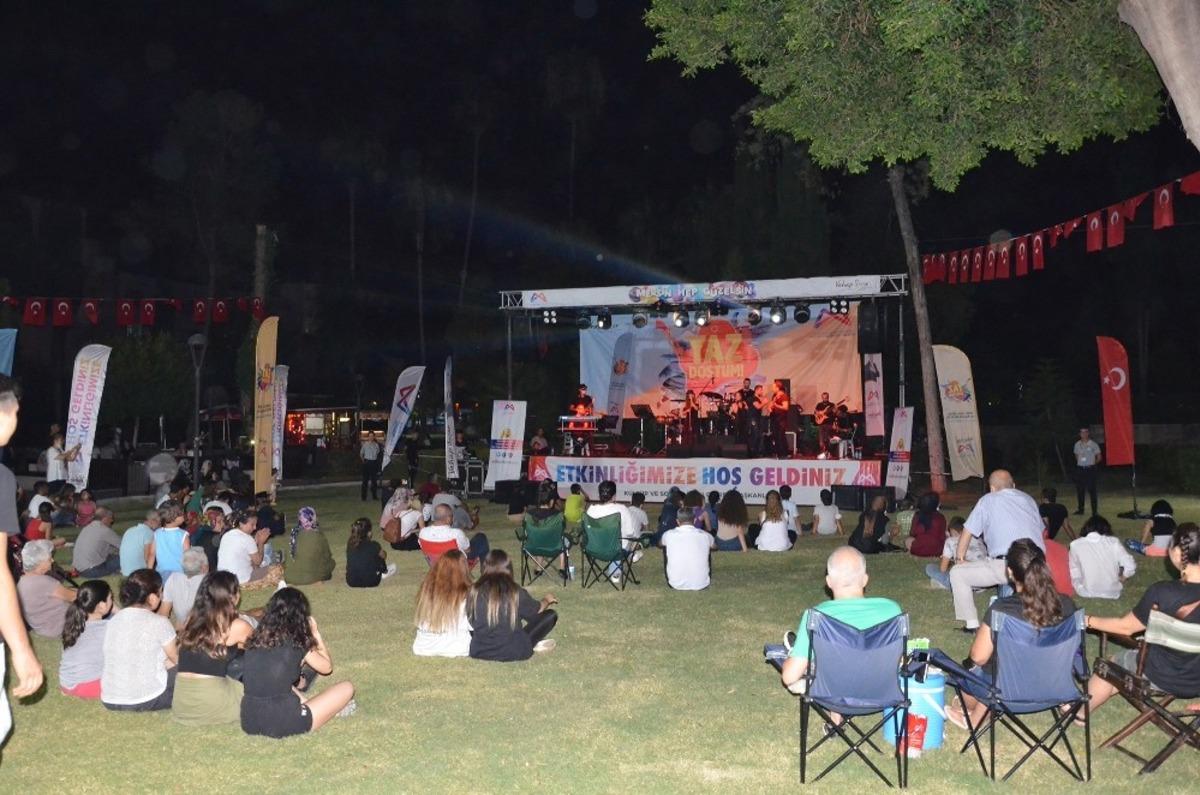 Mersin&rsquo;de yaz konserleri b&uuml;y&uuml;k ilgi g&ouml;r&uuml;yor