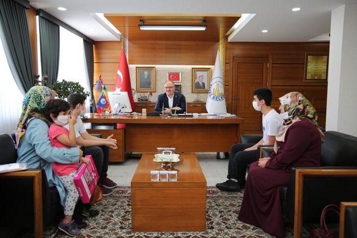 LGS birincilerine Başkan Bilgin’den ödül G2