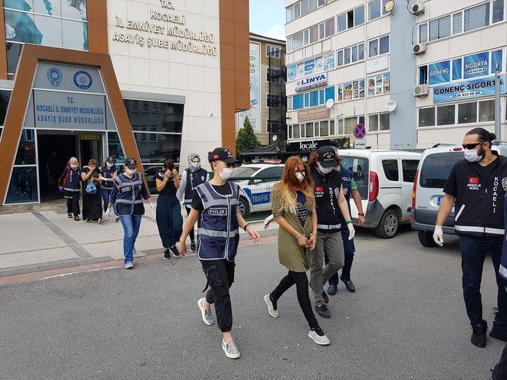 GÜNCELLEME - İstanbul'dan Kocaeli'ye gelerek hırsızlık yaptıkları öne sürülen 4 şüpheli tutuklandı G3