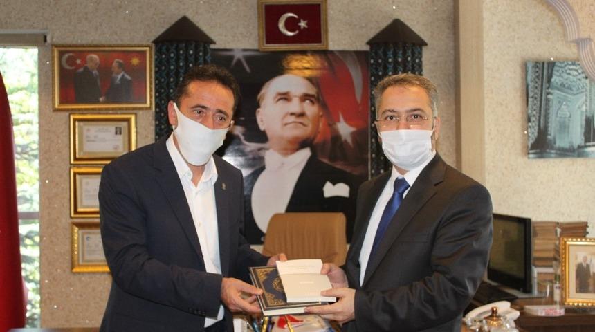 İl M&uuml;ft&uuml;s&uuml; Yıldırım, İl K&uuml;lt&uuml;r ve Turizm M&uuml;d&uuml;r&uuml; Almaz&rsquo;ı ziyaret etti