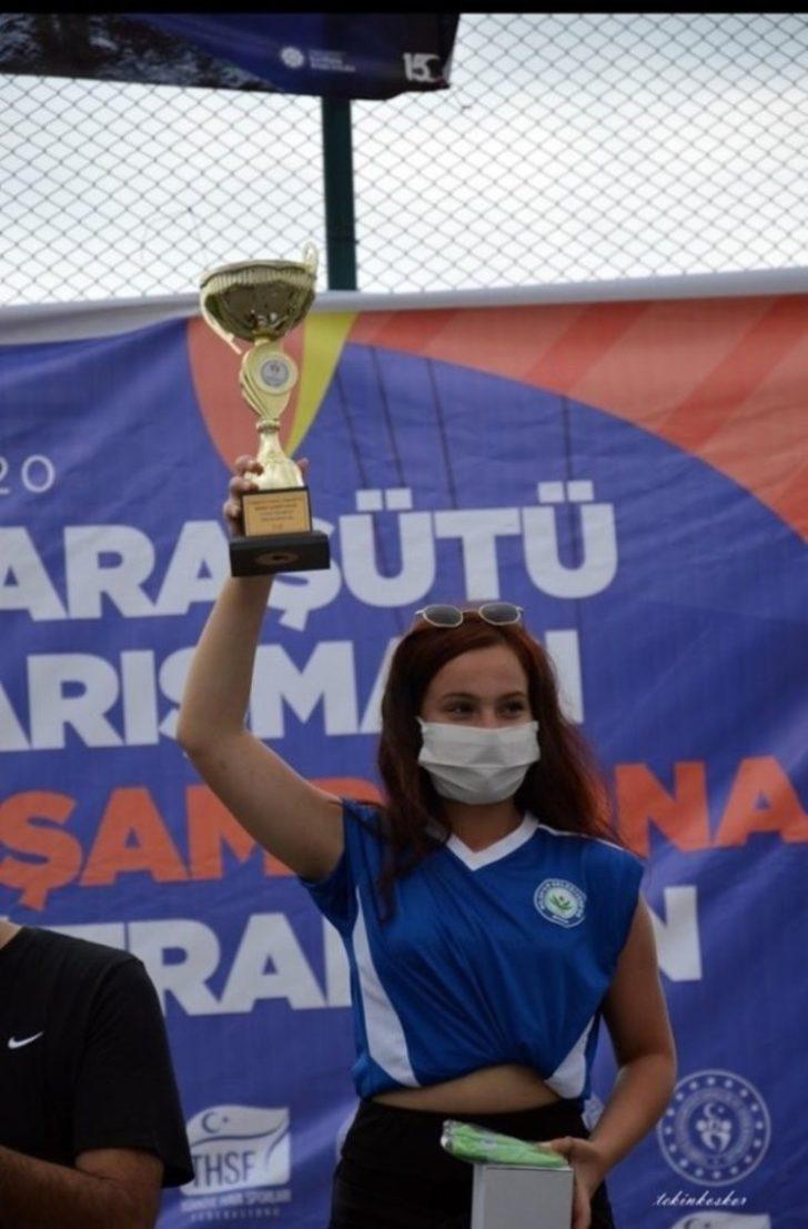 Nilüferli paraşütçüden Türkiye birinciliği G3