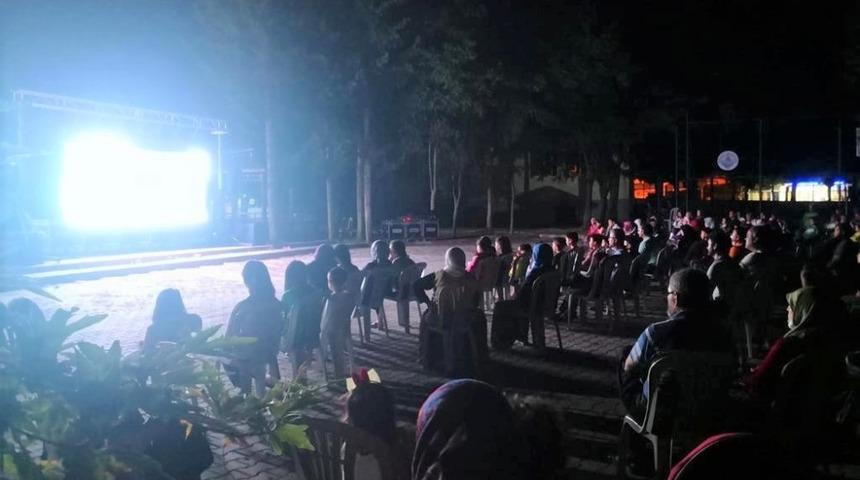 Erdemli&rsquo;de a&ccedil;ık hava sineması