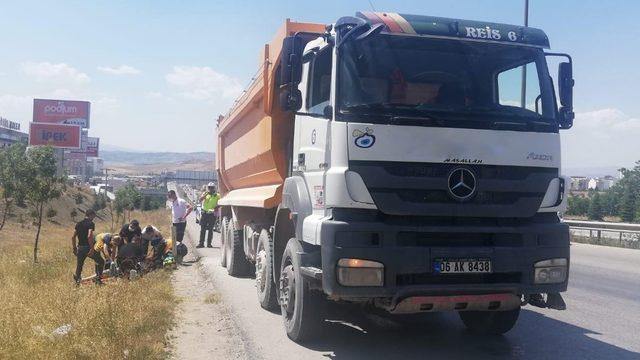 Kamyona arkadan çarpan motosikletin sürücüsü ağır yaralandı