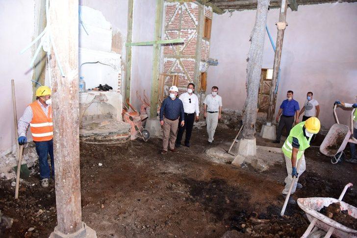 Başkan Aşgın, Velipaşa Hanı’ndaki çalışmaları inceledi G3