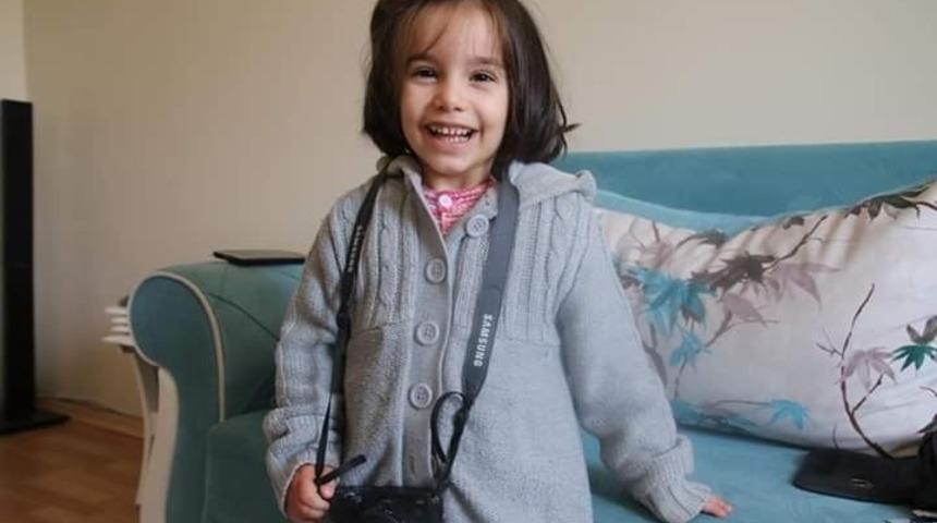 Pencereden düşen gazetecinin kızı hayatını kaybetti