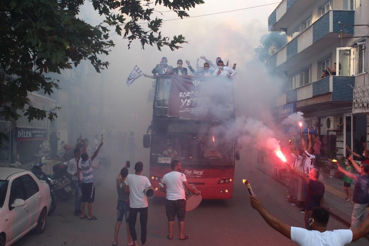 Şampiyon kupasını aldı, Bandırma&rsquo;da yer yerinden oynadı