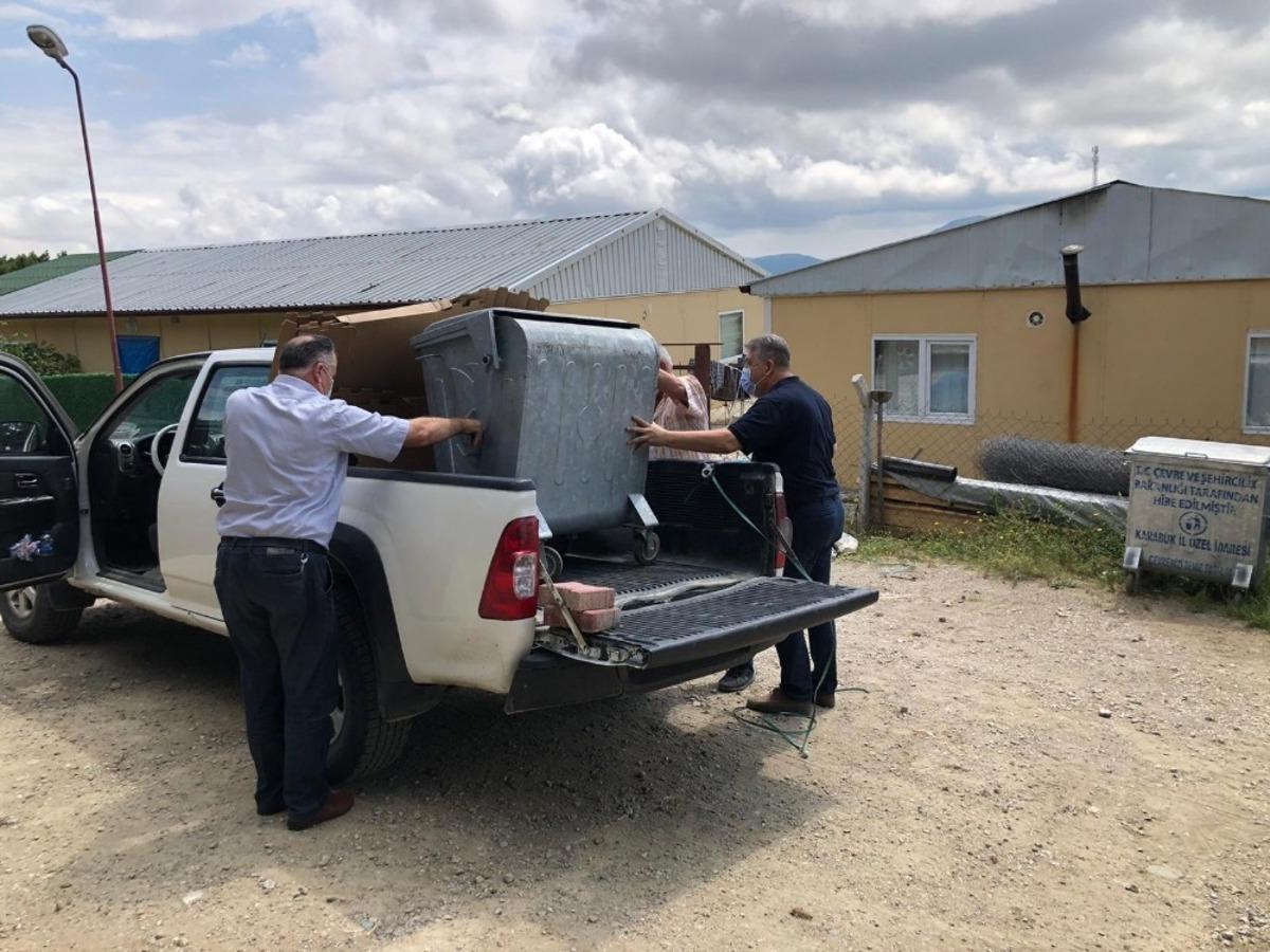 Bakanlıktan hibe &ccedil;&ouml;p konteynerlerini para karşılığında sattılar