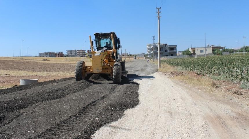 İki mahalleyi birbirine bağlayan yolun yapımına başlandı