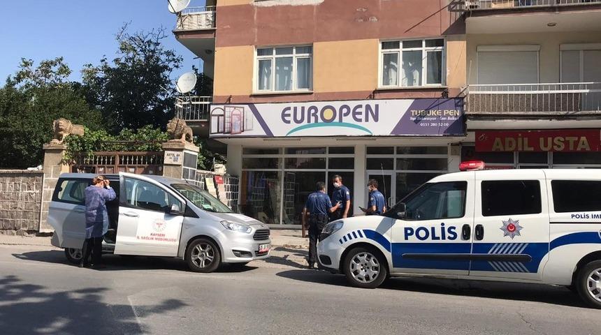 Yabancı uyruklu adam yatağında &ouml;l&uuml; bulundu