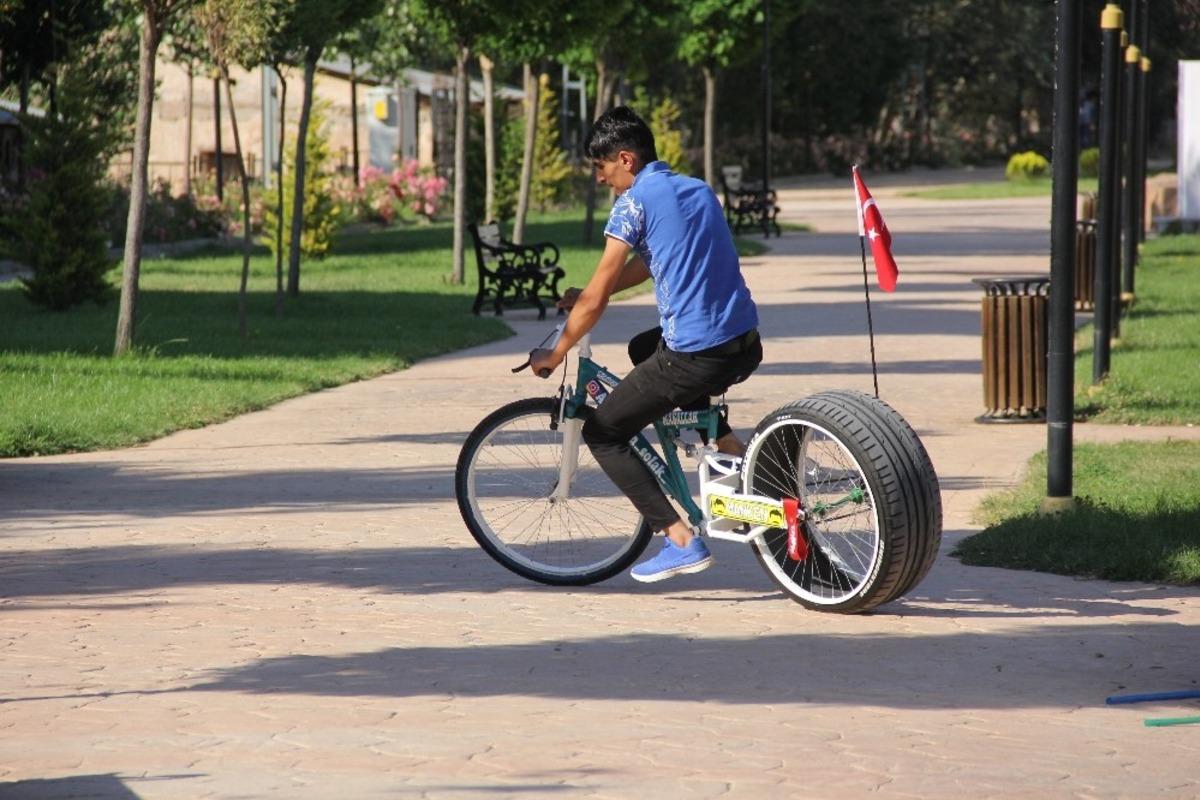 Otomobil değil bisiklet, g&ouml;renler bir daha bakıyor