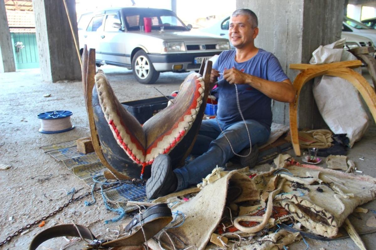 Ustası azalınca semerciler randevu ile &ccedil;alışmaya başladı
