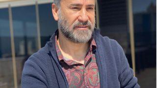 İzzet Yıldızhan kızlarıyla Bebek turu yaptı