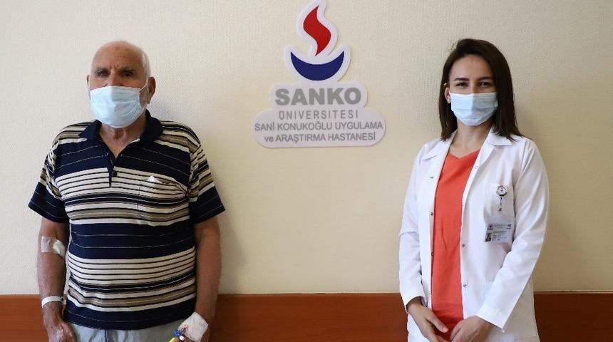 Kornea nakli ile yeniden g&ouml;rmeye başladı