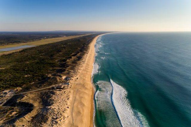 0_Aerial-view-of-the-beautiful-Comporta-Beach-at-the-Troia-Peninsula