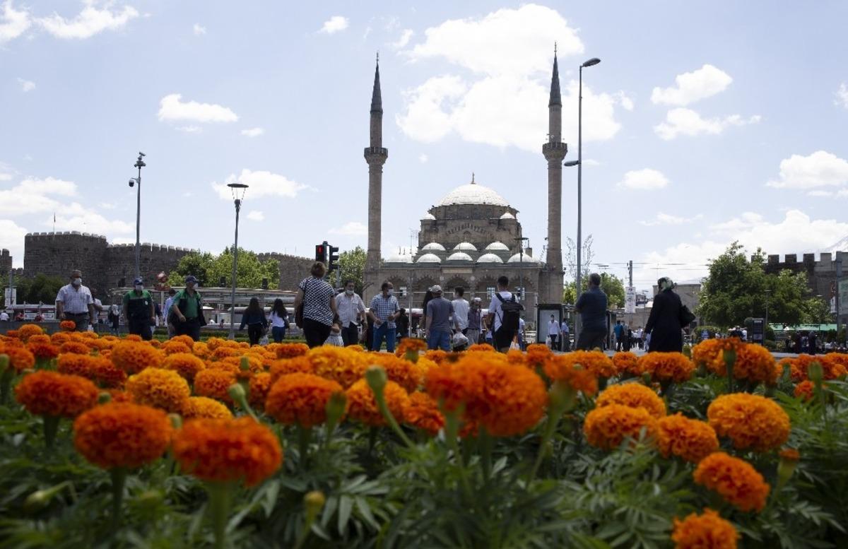 B&uuml;y&uuml;kşehir şehri ekolojik d&ouml;n&uuml;ş&uuml;mle g&uuml;zelleştiriyor