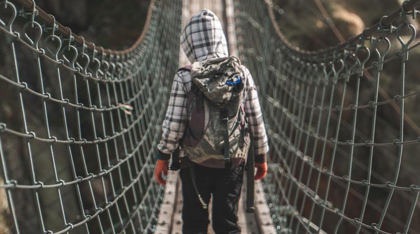 Bu k&ouml;pr&uuml;lerden ge&ccedil;mek y&uuml;rek istiyor! İşte d&uuml;nyanın en tehlikeli k&ouml;pr&uuml;leri...