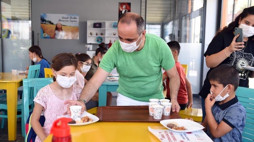 &rsquo;+1 kafe&rsquo; ilk misafirlerini ağırladı