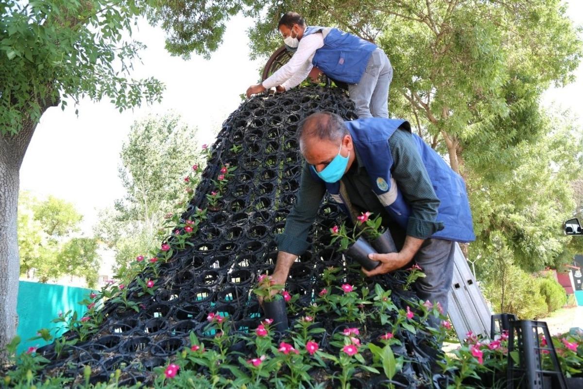 Haliliye parklarıyla da g&ouml;z dolduruyor