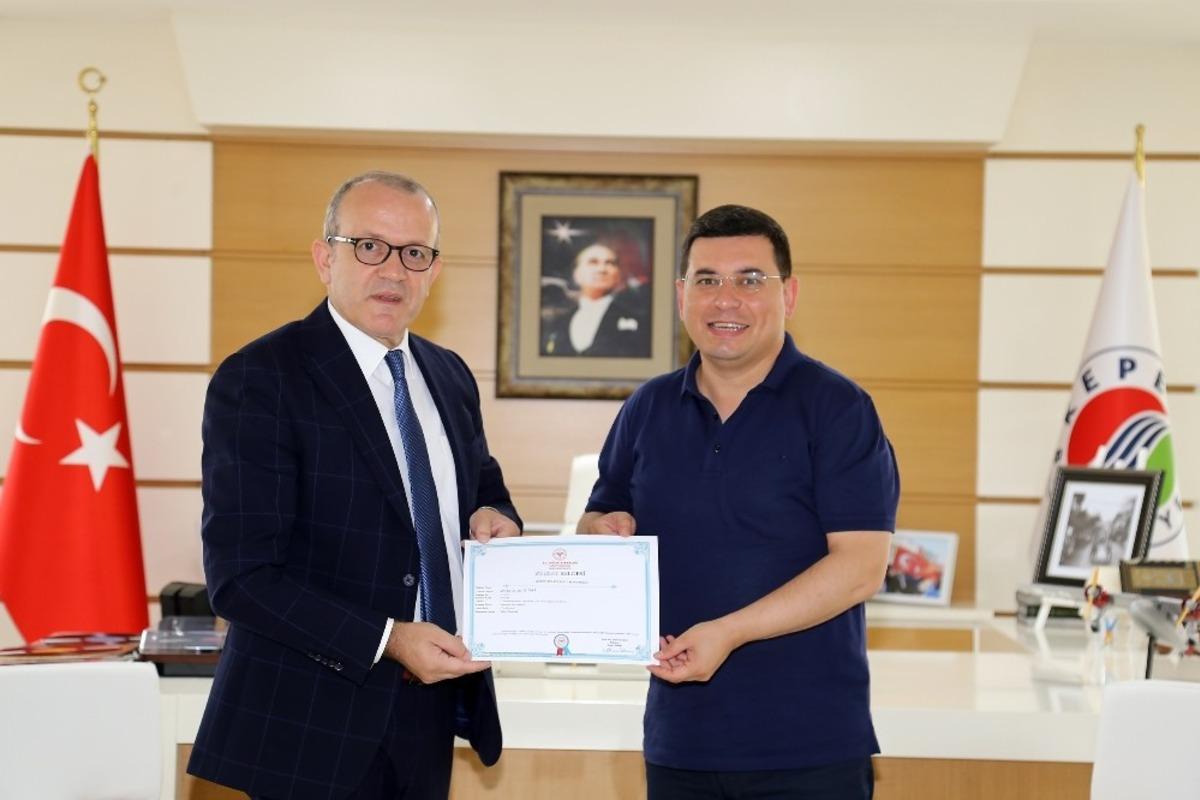 Kepez Sağlık Merkezi ruhsat belgesini aldı