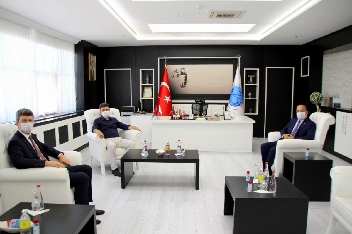 Kaymakamlardan Rekt&ouml;r Karacoşkun&rsquo;a veda ziyareti