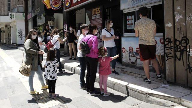 Lokanta Kafe ve Restaurantlara Yönelik Saat Kısıtlaması Kaldırıldı