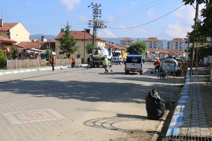 Bayram öncesi belediye ekiplerinden hummalı çalışma G5