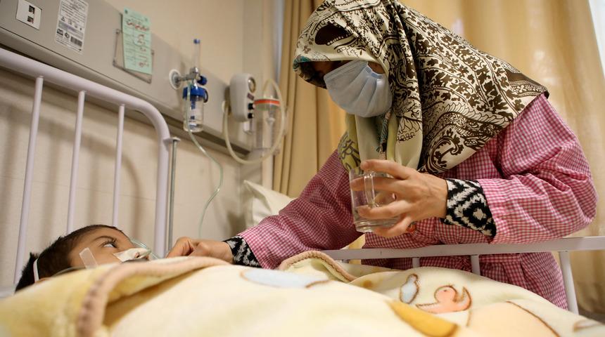 İran'da koronavirüsten can kaybında korkunç artış