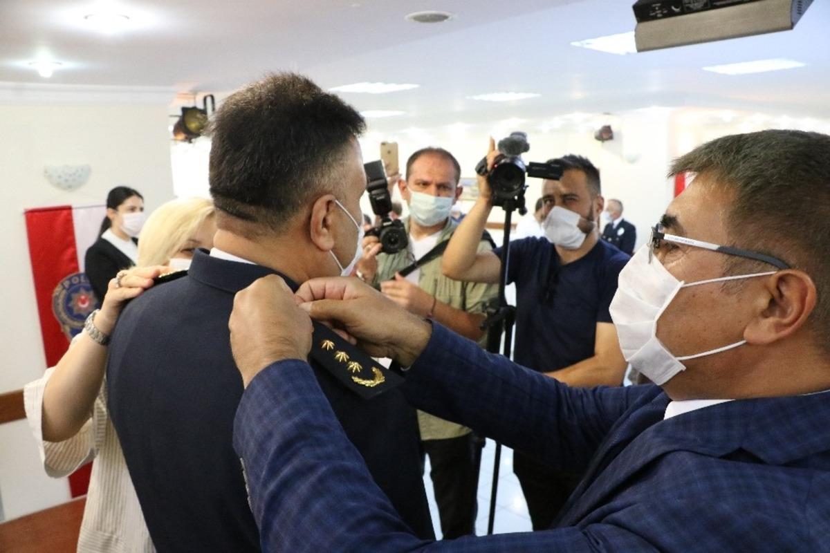 Karab&uuml;k&rsquo;te polislere r&uuml;tbe takıldı