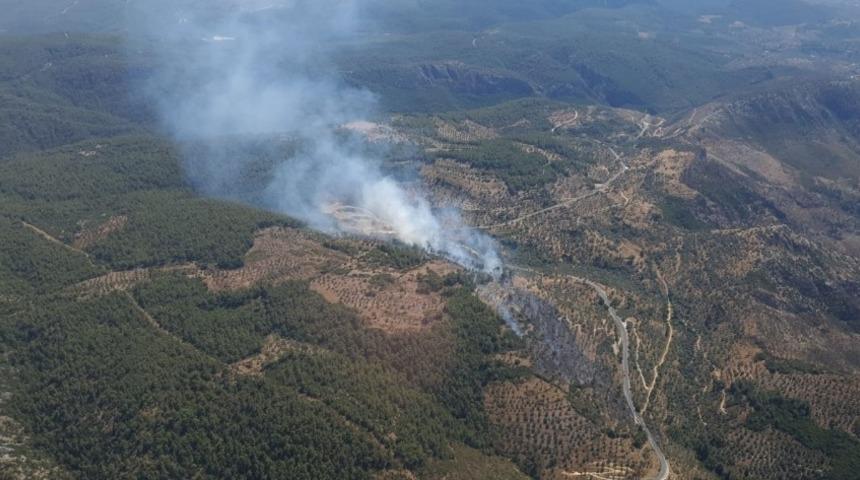Milas&rsquo;ta zirai alandaki yangını s&ouml;nd&uuml;rme &ccedil;alışmaları devam ediyor