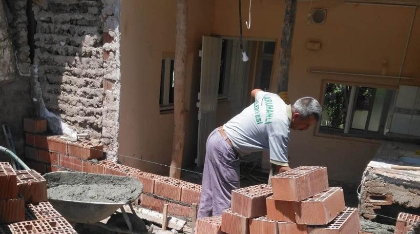 Saruhanlı Belediyesi B&uuml;y&uuml;kbelen&rsquo;de yaraları sarıyor