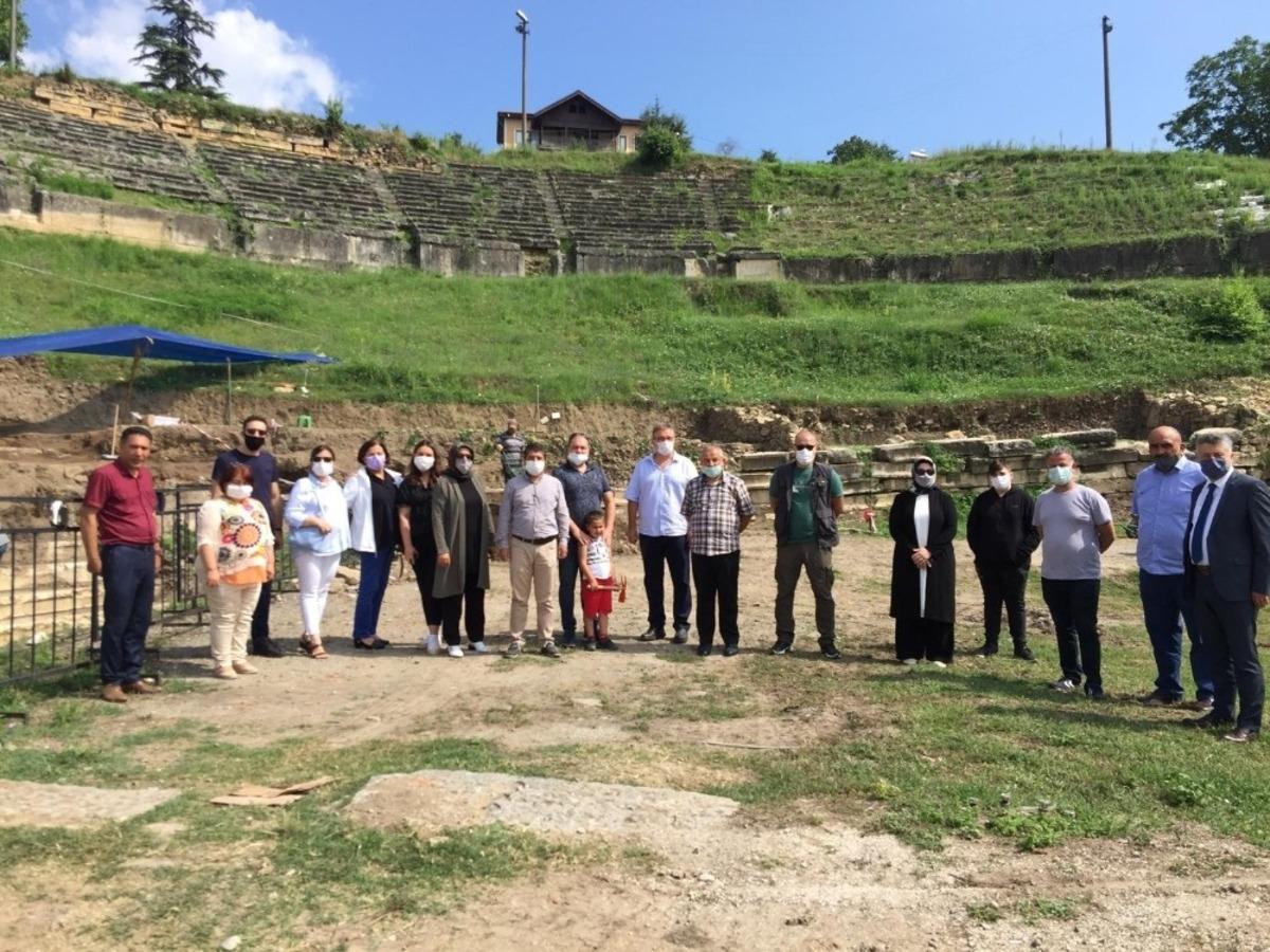 Meclis &uuml;yeleri Konuralp kazısına destek verdi