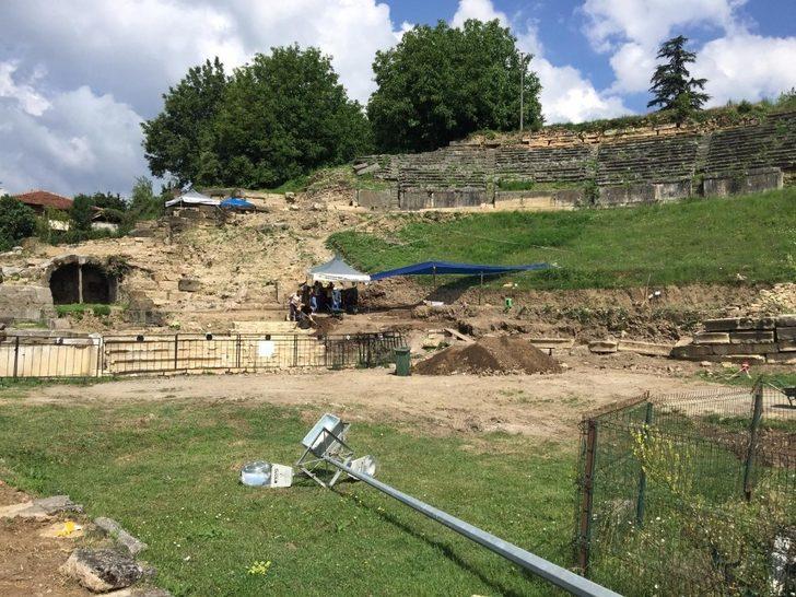 Meclis üyeleri Konuralp kazısına destek verdi G3