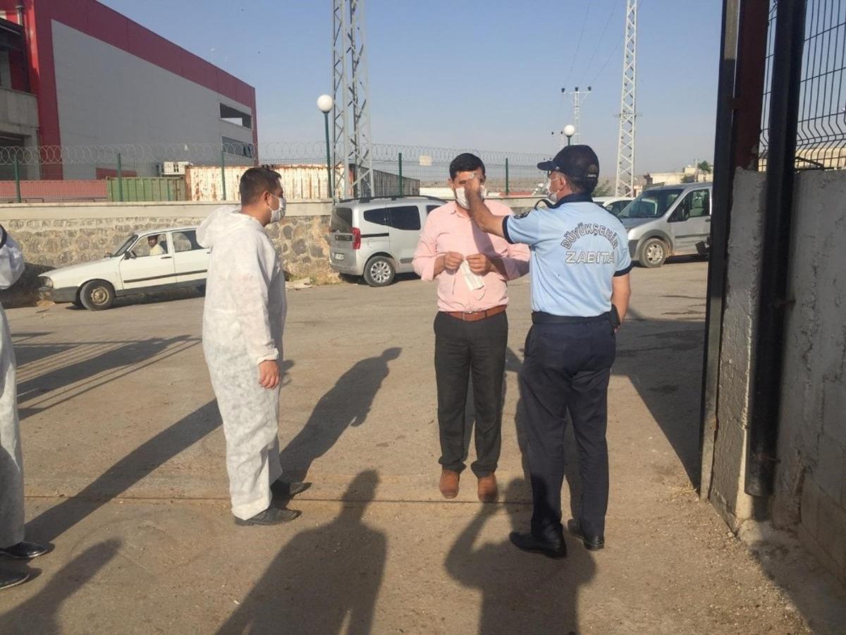 Kkurban satış alanlarında pandemi &ouml;nlemlerini artırdı