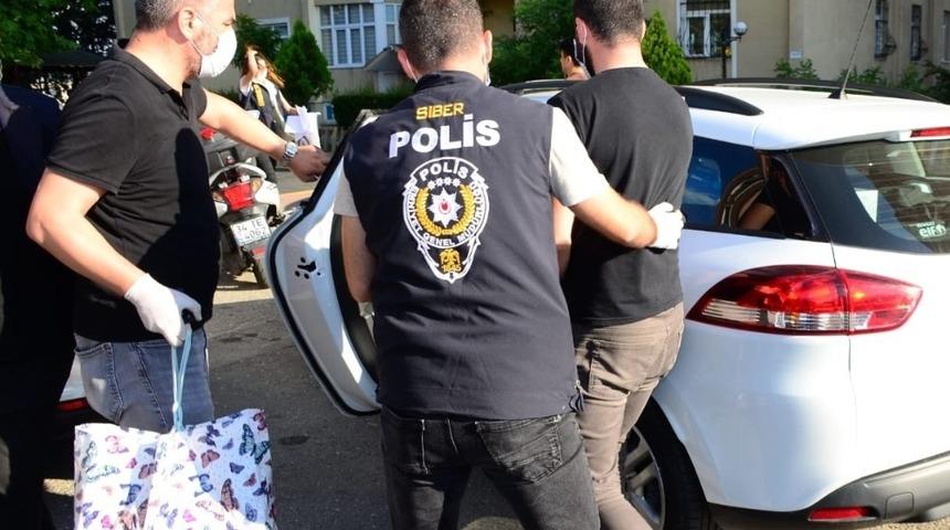 Sahte kimlik ile telefon kartlarını kopyalayan &ccedil;ete &ccedil;&ouml;kertildi