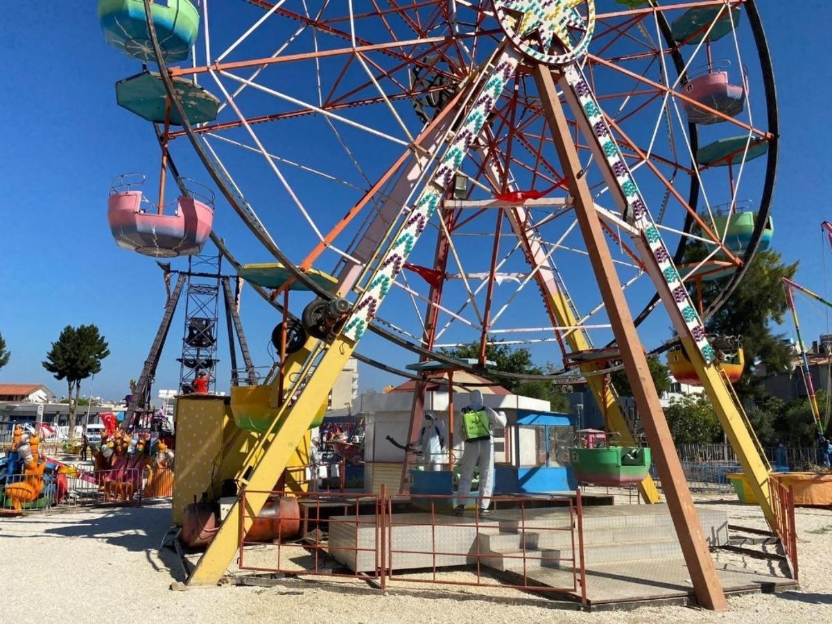 Kuşadası&rsquo;nda &ccedil;ocuklara 5500 adet &uuml;cretsiz lunapark bileti dağıtılıyor