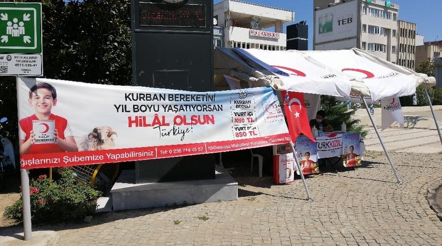 Salihli&rsquo;de Kızılay kurban bağış &ccedil;adırı kurdu