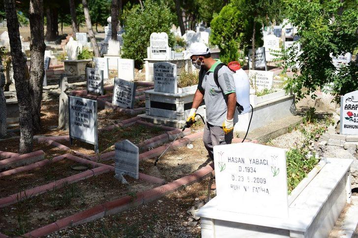 Çorum’da mezarlıklar bayram ziyaretine hazırlanıyor G2