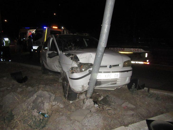 Afyonkarahisar'da iki otomobil çarpıştı: 4 yaralı G2