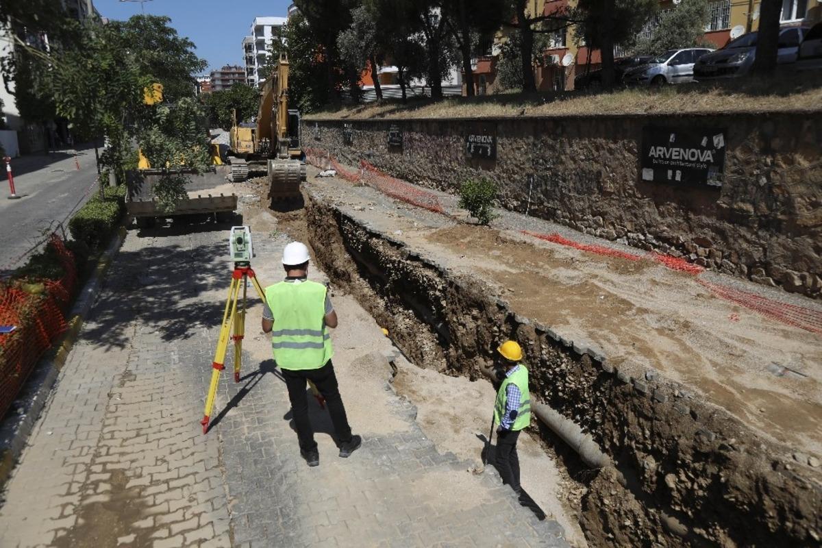Aydın B&uuml;y&uuml;kşehir Belediyesi&rsquo;nin Doğu Gazi Bulvarı&rsquo;ndaki &ccedil;alışmaları s&uuml;r&uuml;yor