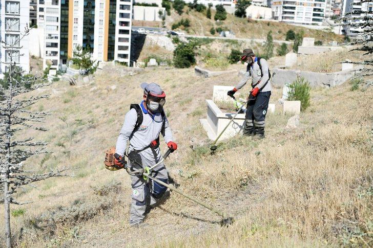Mezarlıklar bayrama hazırlanıyor G2