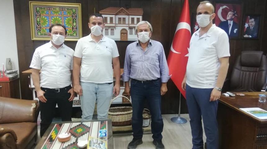 Osmaneli’nde parti başkanlarından örnek davranış