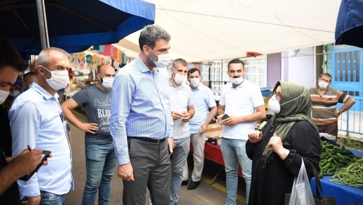 Başkan Kocaman semt pazarında esnaf ve vatandaşlarla buluştu